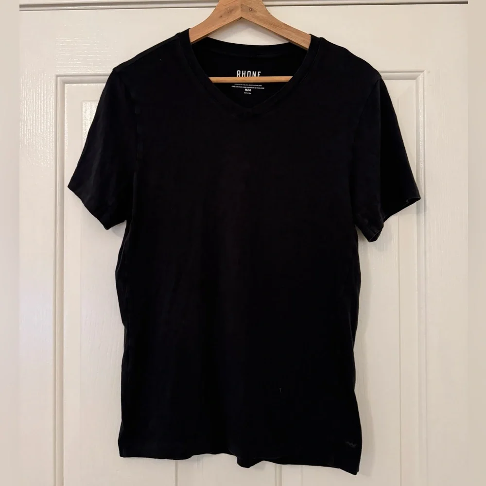 Rhone Essentials Undershirt V-Neck in Black Size Medium - Picture 3 of 4
